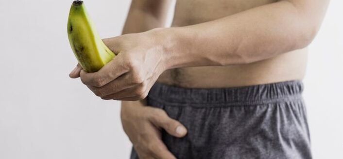 tamaño do pene masculino usando un plátano como exemplo